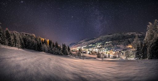 BILD zu TP/OTS: In der Adventzeit lebt in Bad Bleiberg (Kärnten)
ein besonderes Brauchtum auf: Im Rahmen des "2. Bad Bleiberger
Bergmanns-Advents" (3. bis 11. Dezember 2016) wird am 3.12.
Österreichs einziger Barbaramarkt gefeiert. Am 4.12. findet dann zu
Ehren der Heiligen Barbara ein Messe in der Perschazeche statt.