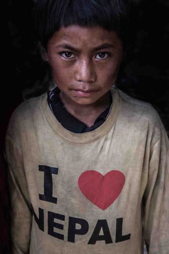 Vorschau Bild von Siegerfoto PR-Bild Award 2016 in der Kategorie
Porträt "Zukunft in Trümmern" eingereicht von humedica e.V.,
Fotograf: Christoph Jorda. Honorarfreie Nutzung dieses Fotos nur in
Zusammenhang mit Berichterstattung zum PR-Bild Award.