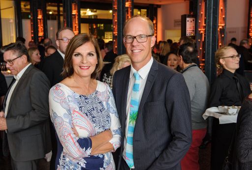 Vorschau Bild von Die Geschäftsführer der dpa-Tochter news aktuell:
Edith Stier-Thompson und Frank Stadthoewer. Bei der Verleihung des
PR-Bild Awards 2016 im Internationalen Maritimen Museum Hamburg.