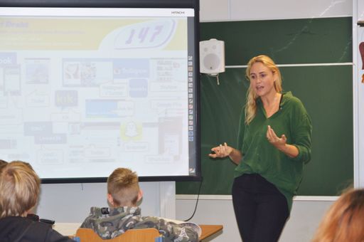  Mag.a. Elke Prochazka beim Workshop in der PTS
Kottingbrunn