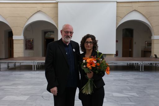 Peter Nigst (links) übergibt Studiengangleitung
Architektur an Elisabeth Leitner (rechts), die von der TU Wien an
die FH Kärnten wechselte.