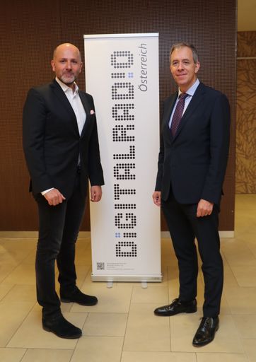 Vorschau Bild von Generalversammlung des WorldDAB Forum Wien. Im Bild
v.l.n.r.: Wolfgang Struber, Patrick Hannon