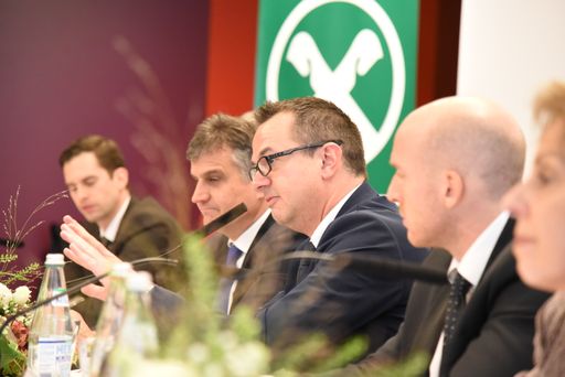 Vorschau Bild von IGA-Tagung in Meran, Bildmitte: Andreas Schneider, Second
Official, EU-Kommission