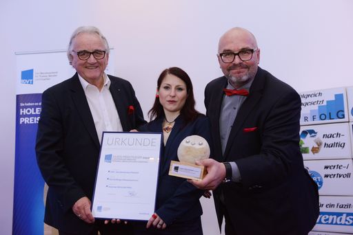 SENATS-Vorstand Hans Harrer, Bildungswissenschaftlerin Mag.
Zuzana Kobesova, Karl Kaiblinger, Geschäftsführer kaiblinger+partner