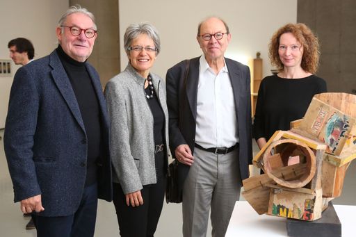 http://www.apa-fotoservice.at/galerie/8456 Im Bild
v.l.: Joachim Rössl (Präsident der Frohner Stiftung), Petra Bohuslav
(Landesrätin), Wolfgang Müller-Funk (Literatur- und
Kulturwissenschaftler), Elisabeth Voggeneder (Kuratorin)