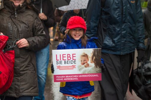 Vorschau Bild von Teilnehmer allen Alters waren auf dem Marsch fürs
Leben vertreten