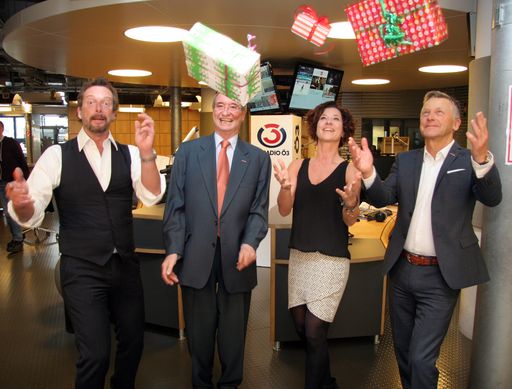 Für mehr Weihnachtsbudget 2016 - WKÖ-Präsident
Christoph Leitl und Handelsobmann Peter Buchmüller zu Gast bei
Robert Kratky und Sandra König im Ö3 Wecker-Studio: Beim
Ö3-Christmas-Shopping zahlen auch heuer wieder Ö3 und der
österreichische Handel die Weihnachtseinkäufe der Österreicherinnen
und Österreicher.