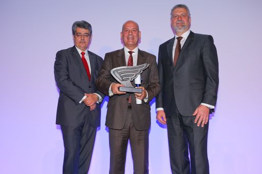 (v.l.n.r.) IV-Wien Präsident Wolfgang Hesoun,
Kapsch TrafficCom COO André Laux, PwC-Senior-Partner Aslan Milla