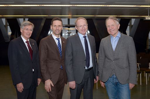  http://www.apa-fotoservice.at/galerie/8457 Im Bild
v.l.n.r: Univ.-Prof. Dr. Reinhard Krepler (ehem. Ärztlicher Direktor
des AKH Wien,Präsident des Wiener Roten Kreuzes); Univ.-Prof. DDr.
Philipp Metnitz (MBA - ASDI-Obmann, Leiter der Klinischen Abteilung
für Allgemeine Anästhesiologie, Notfall- und Intensivmedizin
LKH/Univ.-Klinikum Graz - Medizinische Universität Graz); Prim.
Univ.-Prof. Dr. Andreas Valentin (MBA Ärztlicher Direktor und Leiter
der Abteilung für Innere Medizin, Kardinal Schwarzenberg'sches
Krankenhaus, Schwarzach im Pongau, Salzburg); Senior Prof. Dr.
Konrad Reinhart (em. Direktor der Klinik für Anästhesie und
Intensivmedizin, Universitätsklinikum Jena, Deutschland)