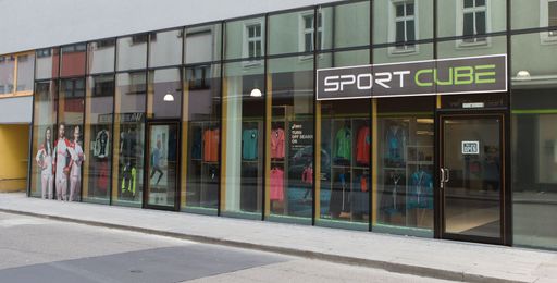 Mit Marken wie Asics, ON, X-BIONIC uvm.