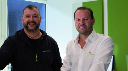 Vorschau Bild von Martin Ditzer, GF SPORTcube und Mag. Mario Weingartler, GF
Vitalakademie teilen die Begeisterung für Fitness und Laufsport und
kooperieren im Linzer Premium-Shop.