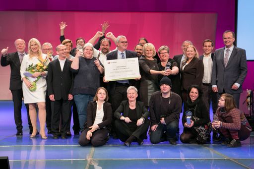 mit: Germain Weber (Präsident der Lebenshilfe
Österreich), Claudia Stöckl (Moderation), Bettina Glatz-Kremsner
(Vorstandsdirektorin der Österreichischen Lotterien), Martina
Eigelsreiter (Büro für Diversität, Magistrat St. Pölten), Günther
Kräuter (Volksanwalt), Inklusive Lehrredaktion von Kurier und Jugend
am Werk, Selbstvertretungszentrum Wien People First, Seminarhotel
Wesenufer an der Donau, Bildungsinitiative Sport und Inklusion,
Schule am Himmel, Salzburg Museum