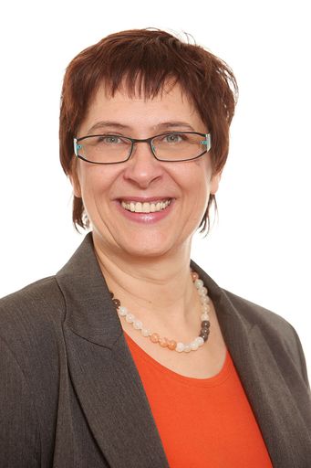  Monika Ratzenböck, Gründerin der Agentur
Strategische Öffentlichkeitsarbeit, freut sich über die erfolgreiche
Entwicklung ihrer PR- und Werbeagentur.