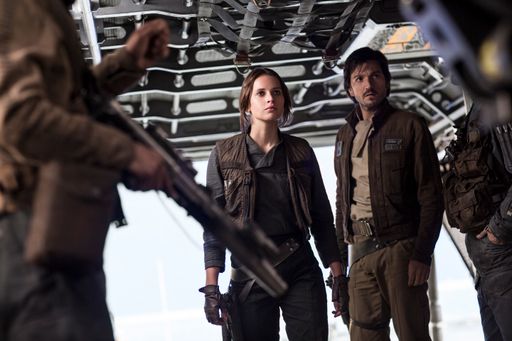 Vorschau Bild von Jyn Erso (Felicity Jones) und Cassian Andor (Diego
Luna) in "Rogue One: A Star Wars Story"
