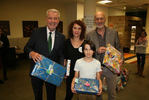 Im Rahmen des Kinderzukunft Aktionstages wurden
mehr als 1.500 Geschenke für Kinder armutsbetroffener Familien
gespendet!