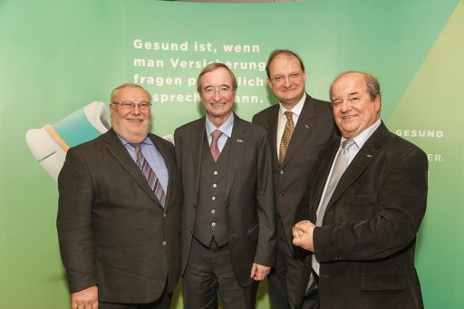  http://www.apa-fotoservice.at/galerie/8578 Im Bild
von links nach rechts: Josef Breiter, Christoph Leitl, Alexander
Herzog, Wilhelm Turecek
