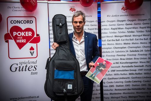 Vorschau Bild von Großzügige Sponsoren unterstützen Poker mit Herz
mit tollen Preisen.