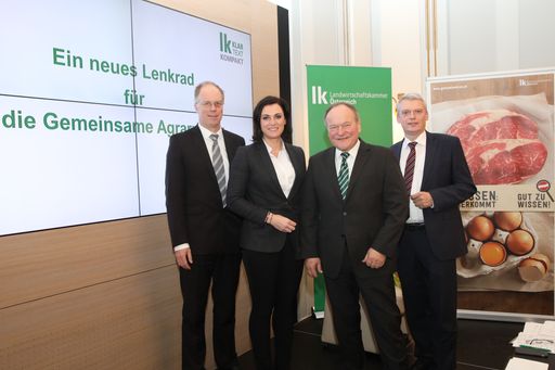  http://www.apa-fotoservice.at/galerie/8660 Im Bild
v.l.: Univ. Prof. Dr. Jochen Kantelhardt (Leitung für Agrar- und
Forstökonomie im Zentrum für Agrarwissenschaften BOKU), MEP
Elisabeth Köstinger (Abgeordnete zum Europaparlament), Hermann
Schultes (Präsident der Landwirtschaftskammer Österreich), DI Adolf
Marksteiner (Landwirtschaftskammer Österreich)