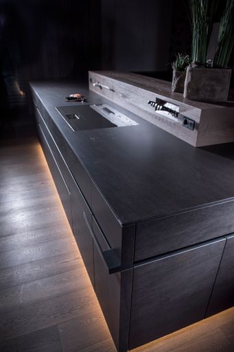 Vorschau Bild von Die Küche wird zur "Kommandozentrale" im Haus:
Touch Stone von Strasser Steine mit der Smart-Home-Technologie von
Loxone.