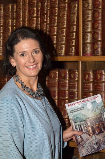 Christa Bauer, Präsidentin der geprüften Wiener
Fremdenführer lädt am Sonntag, den 19. Februar 2017, herzlich zum
Welttag der Fremdenführer in den Prunksaal der Österreichischen
Nationalbibliothek und deren Museen.