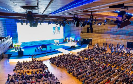 Vorschau Bild von Saal A mit kogress-TeilnehmerInnen