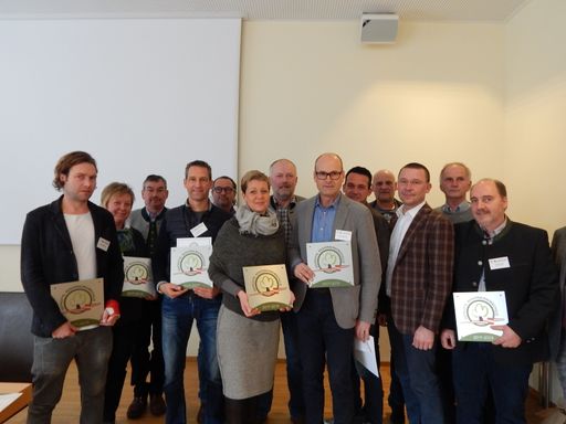  Geprüfte Regionalbaumschule 19 Betriebsleiter/innen
erhielten die Auszeichnung zur "geprüften Regionalbaumschule".