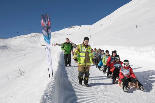Vorschau Bild von Mehr als 80 Helfer unterstützten den
Weltrekordversuch.