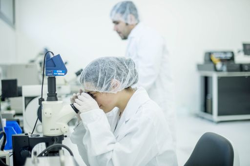 Vorschau Bild von Die CTR verfügt über zwei Forschungsreinräume (ISO 8, ISO 5) für
Mikrosensorik und Systemintegration