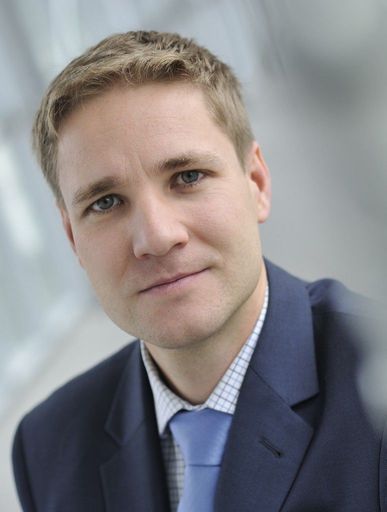  Univ. Prof. MMag. Dr. Gottfried Haber leitet das
Seminar "Warum der Euro (nicht) funktioniert" beim APA-Campus
Wirtschaftslehrgang