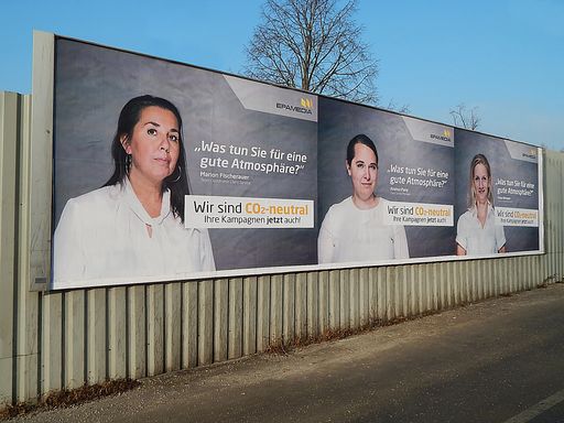 Vorschau Bild von Mitarbeiterinnen und Mitarbeiter als Teil der integrierten
Storytelling Kampagne.