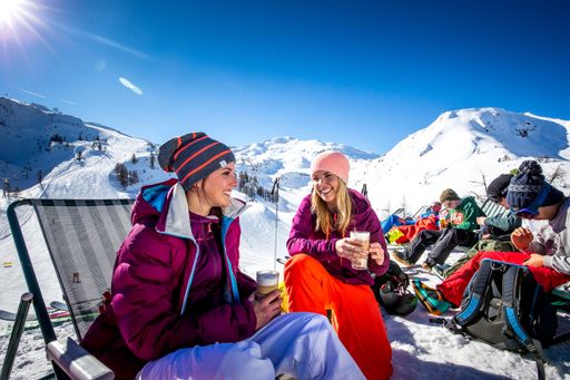 Das Beste aus Winter und Frühling: Sonnenskilauf in den acht
Ferienor-ten der Salzburger Sportwelt.BILD zu OTS -