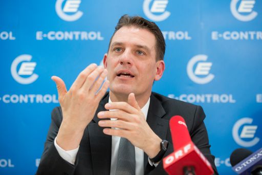 "Energiearme Haushalte haben einen deutlich höheren
Energieverbrauch, höhere Energiekosten als Durchschnittshaushalte
und sie heizen öfter mit Öl“, so Konrad Pesendorfer, Generaldirektor
der Statistik Austria.