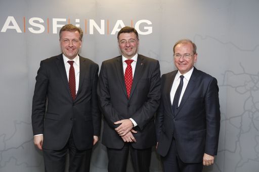PK ASFINAG v.l.n.r..: VS Schierhackl, BM
Leichtfried, VS Schedl
