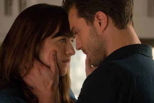 Dakota Johnson und Jamie Dornan in den Hauptrollen als Anastasia
Steele und Christan Grey in „Fifty Shades of Grey 2 – Gefährliche
Liebe“