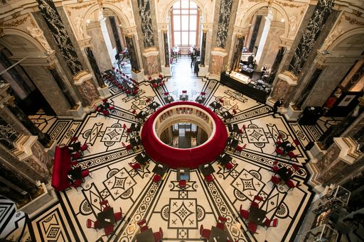 Vorschau Bild von Einzigartige Kuppelhalle mit Café im KHM Wien
