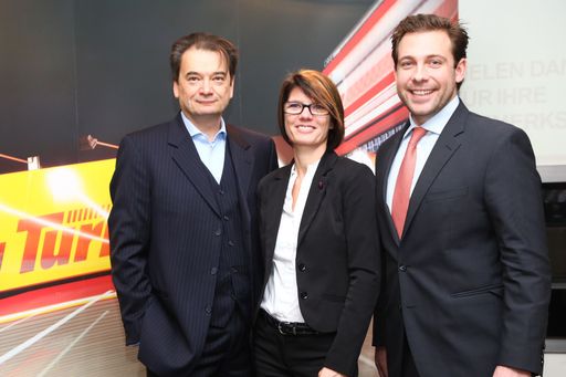  http://www.apa-fotoservice.at/galerie/8686 Im Bild
v.l.: Dr. Bernd Zierhut (Geschäftsführung Doppler Gruppe), Dkff.
Daniela Dieringer MBA (Geschäftsführung Doppler Gruppe), Franz
Joseph Doppler (Geschäftsführung Doppler Gruppe)