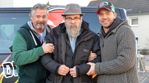 Die RTL II-Kochprofis (v.l.n.r.) Frank Oehler, Ole
Plogstedt und Andi Schweiger besuchen in perfekter Tarnung das
Restaurant "Klosterkrug". "Die Kochprofis - Einsatz Undercover" am
16. Februar 2017, um 20:15 Uhr bei RTL II. © RTL II - Recht zum
Abdruck/Darstellung zeitlich/sachlich beschränkt auf die Bewerbung
der Sendung Weiterer Text über ots und www.presseportal.de/nr/6605 /
Die Verwendung dieses Bildes ist für redaktionelle Zwecke
honorarfrei. Veröffentlichung bitte unter Quellenangabe: "obs/RTL
II"
