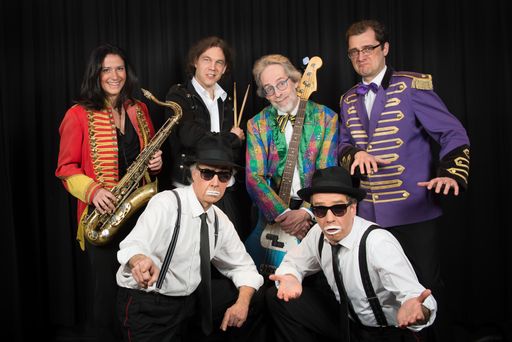 Vorschau Bild von FOOLS BROTHERS mit der MYSTERY DE TOUR BAND / Ein
Mix aus Magie, Clownerie & live Musik!