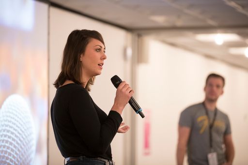 Vorschau Bild von Der PR-Hackathon ist erfolgreich gestartet. Gut 100
Kommunikations-Profis, Entwickler und Designer arbeiten in der
Frankfurter Jahrhunderthalle gemeinsam an der "Mission PR". 20 Teams
haben die Aufgabe, neue Ideen und Prototypen für die PR zu
entwickeln. Es geht um Bots, Influencer-Tools und Analyse-Programme.
Hinter dem Hackathon steht die dpa-Tochter news aktuell. Foto:
Christian Christes. Weiterer Text über ots und
www.presseportal.de/nr/6344 / Die Verwendung dieses Bildes ist für
redaktionelle Zwecke honorarfrei. Veröffentlichung bitte unter
Quellenangabe: "obs/news aktuell GmbH/Christian Christes"