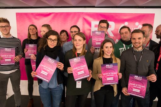 Vorschau Bild von Der erste PR-Hackathon in Deutschland hat
Aufbruchsstimmung in der Branche erzeugt. Mehr als 100 PR-Fachleute,
Entwickler und Kommunikatoren haben in der Frankfurter
Jahrhunderthalle drei Tage lang an neuen Ideen gearbeitet. Im Bild:
Das Sieger-Team "PR Pulse", das eine kanalübergreifende Plattform
für PR-Analytics entwickelte (Gewinner news aktuell-Sonderpreis
"Future of Content"). Hinter dem PR-Hackathon steht die dpa-Tochter
news aktuell.