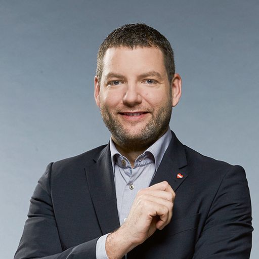 Vorschau Bild von Christian Putz, Leiter Personal bei Lidl Österreich, ist laufend
auf der Suche nach guten, motivierten Filialführungskräften