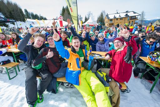 Vorschau Bild von 4.000 Teilnehmer genossen traumhaftes Wetter auf der Schladminger
Planai im Partyareal Kessler Alm