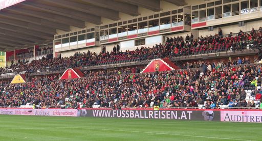 Bereits im Herbst 2016 war fussballreisen.at mit einer
Bandenwerbung im BSFZ Stadion in der Südstadt präsent. Die
Zusammenarbeit konnte nun intensiviert werden!