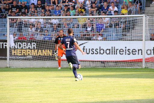 Vorschau Bild von fussballreisen.at unterstützt seit einigen Jahren den
Traditionsverein Wiener Sportklub über das Netzwerk Dornbach
Networks. Das Foto entstand im Zuge des Freundschaftsspiel zwischen
dem Wiener Sportklub und Paris Saint-Germain!