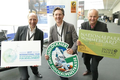  Ferienregion Hohe Tauern vertritt Österreich bei der UNO und
Republik beantragt Anerkennung der Großglockner Hochalpenstraße als
UNESCO-Welterbe.