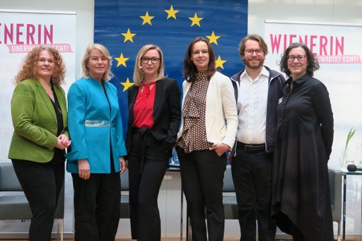  Von links nach rechts: Monika Vana, Edeltraud Hanappi-Egger,
Barbara Haas, Sophie Karmasin, Dominik Gries, Sabine Maier