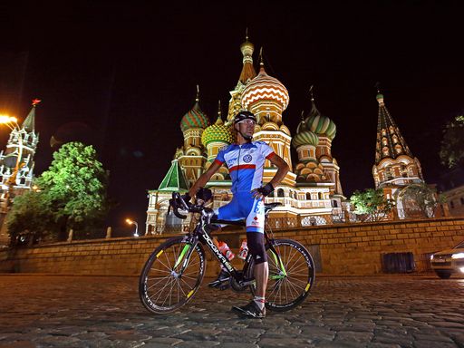 Mit dem dreifachen Race across America Sieger
Wolfgang Fasching konnte ein internationaler Radstar als prominenter
Teilnehmer für den 2. Imster Radmarathon gewonnen werden. Fasching
gibt in einem Vortrag spannende Einblicke in das legendäre Race
across America sowie sein letztes Extrem-Projekt Russia Coast to
Coast.