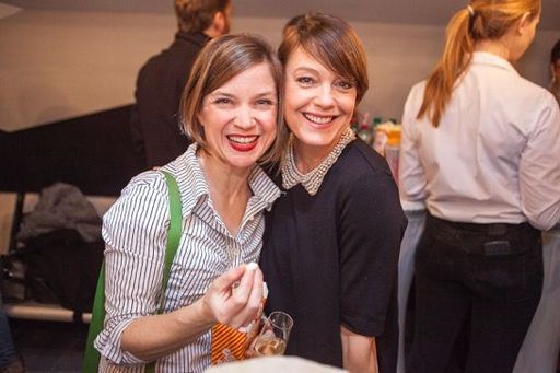 http://www.apa-fotoservice.at/galerie/8920
v.l.n.r.: Caroline Vasicek, die „Belle“ aus der VBW Produktion 1995
und Elke Winkens