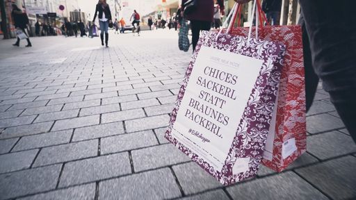 Vorschau Bild von Die #Echtshopper-Tragtasche als visueller Eye-Catcher der
Kampagne wird in den nächsten Tagen in vielen Modefachgeschäften an
die Kunden verteilt. Echtshopper - steht für echte
Einkaufsglücksgefühle, echte Beratung und echte Arbeitsplätze in
Wien!