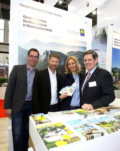 Prok. Thomas Angerer (Projektleiter feratel), Dr. Markus
Schröcksnadel (CEO feratel), Mag. Christiana Hess (GF NÖ-Card GmbH),
Prof. Christoph Madl MAS (GF NÖ Werbung)